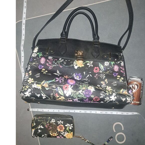 Beautiful Oversize Purse-Bag-Tote-Overnight Bag with wallet - Picture 4 of 8